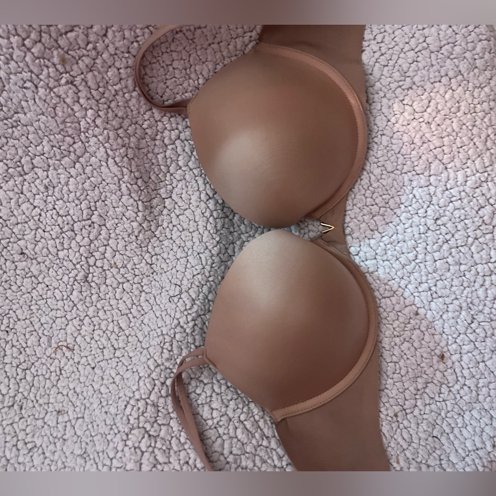 Victoria’s Secret 36B bra in beige, super soft and sexy